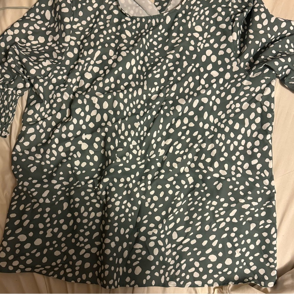 XL- Dark green and white top. Never worn